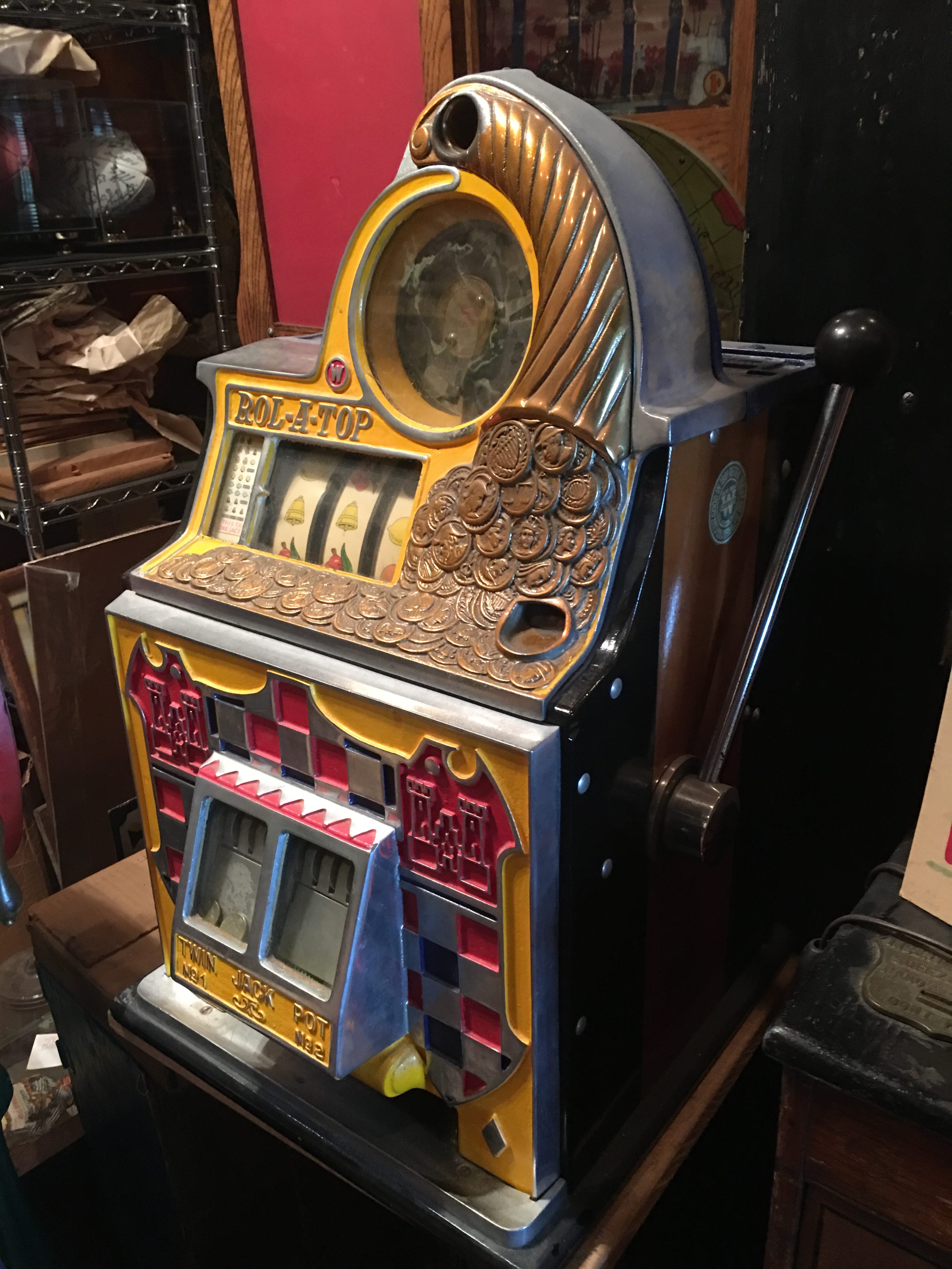 i can repair and service your antique or modern slot machine, in your home.20 years experience in coin op game repair.use the menu button at the top left for the contact page.please include your phone number and the type of slot machine you have.i will contact you as soon as possible to discuss getting your slot back to working order.